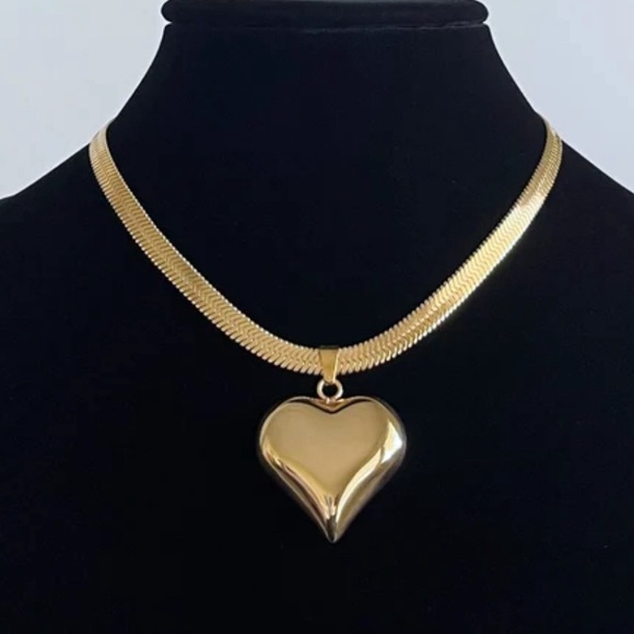 House of Harlow 1960 Jewelry - NWT ⚜️💛⚜️ House of Harlow 1960 golden tone heart pendant Necklace